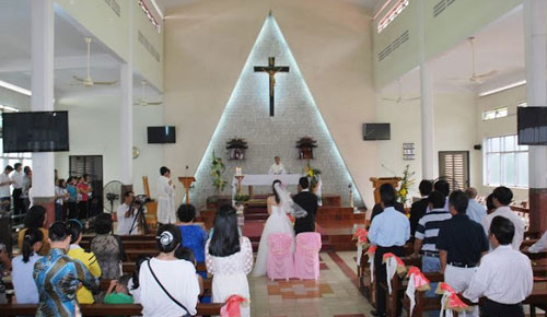 Những nghi thức cưới hỏi của người Công Giáo tôn nghiêm và trang trọng